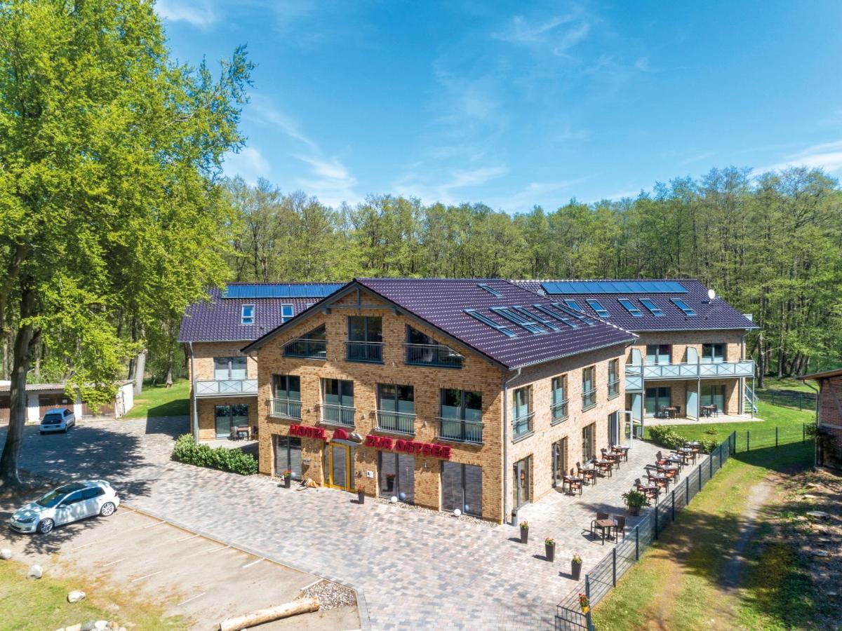 Hotel Zur Ostsee Graal-Mueritz Exterior photo
